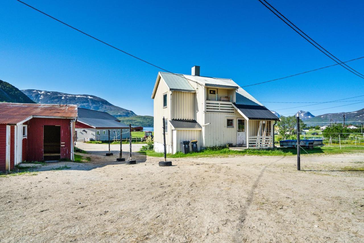 Storjord Farmstay Ranchhouse Kvaloya Luaran gambar