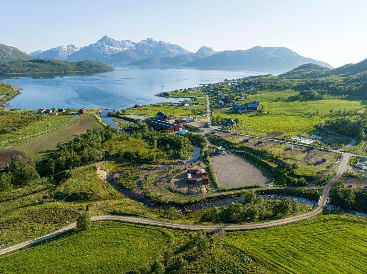 Storjord Farmstay Ranchhouse Kvaloya Luaran gambar